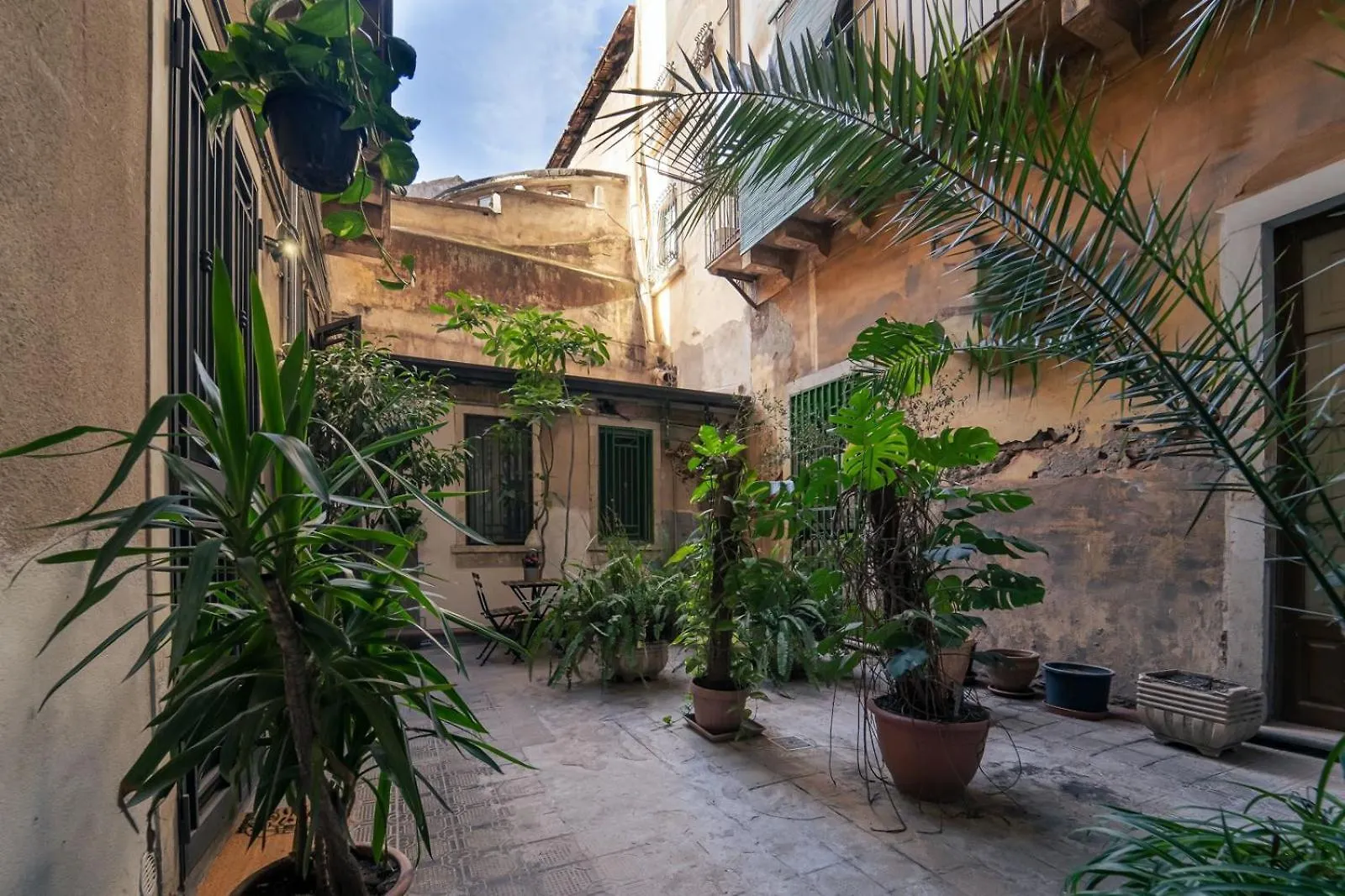 Elegant Design Apartment In Historical City Center Catania