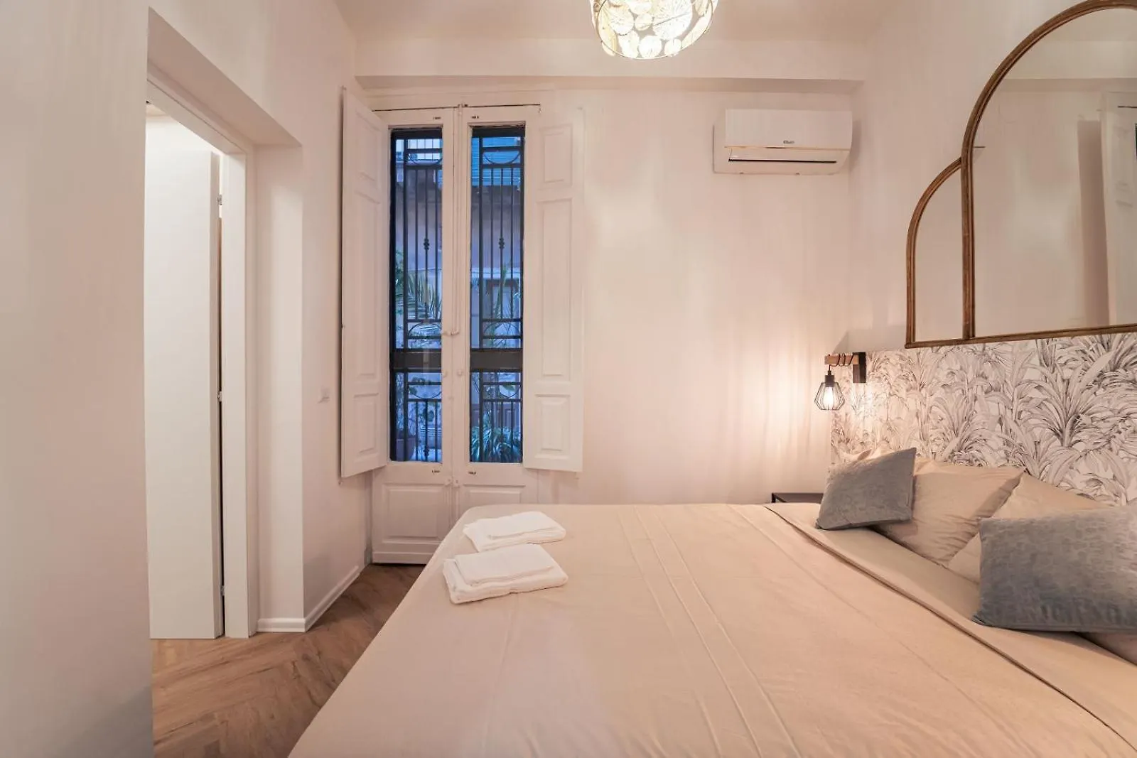 Elegant Design Apartment In Historical City Center Catania