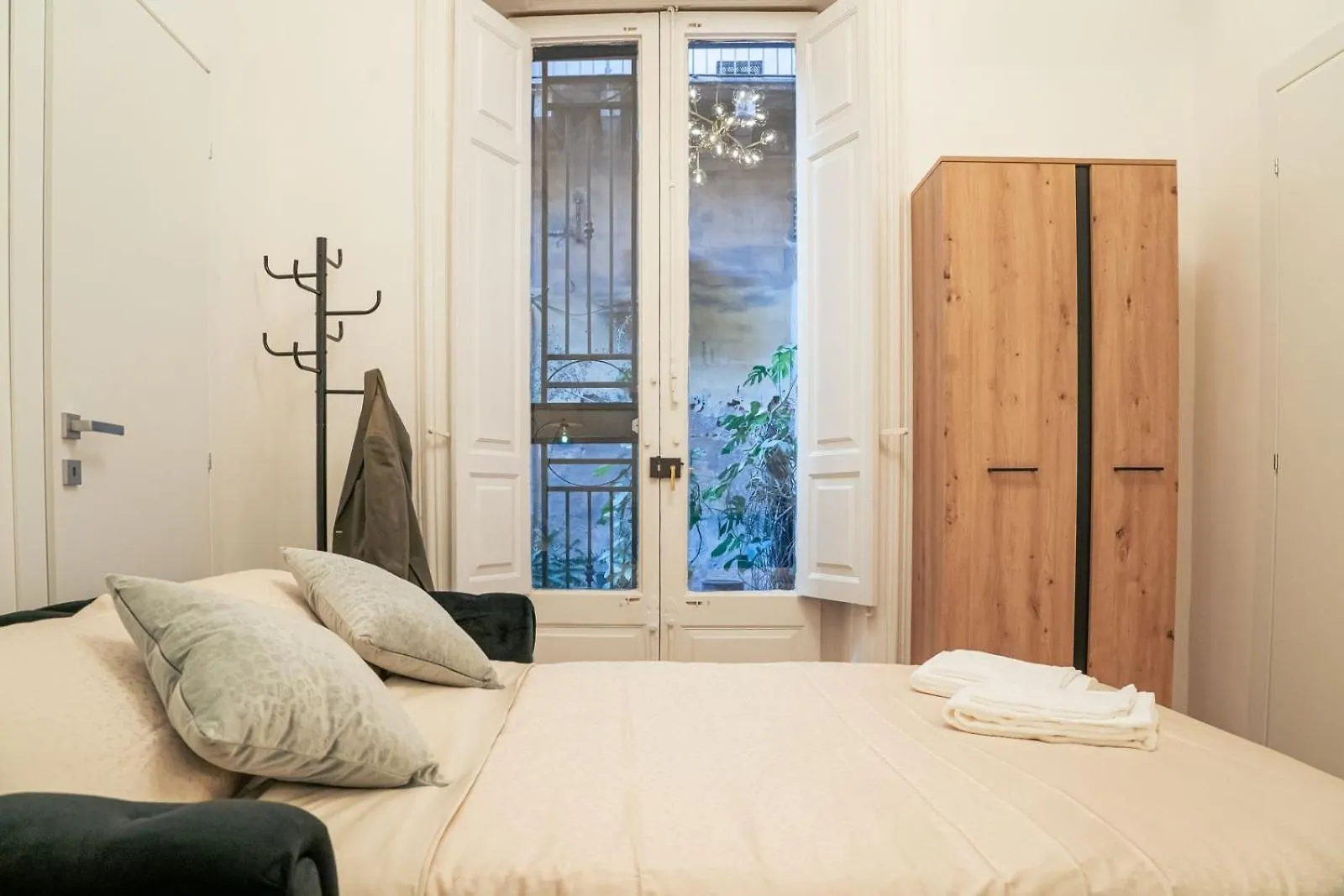 Elegant Design Apartment In Historical City Center Catania Italia